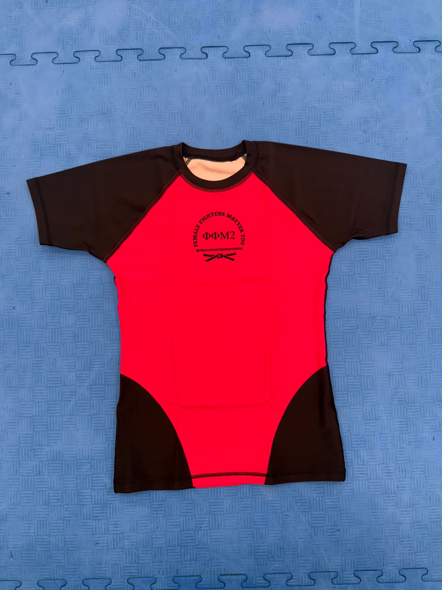 Short Sleeve Rash Gaurds - Pink w. Black Sleeves